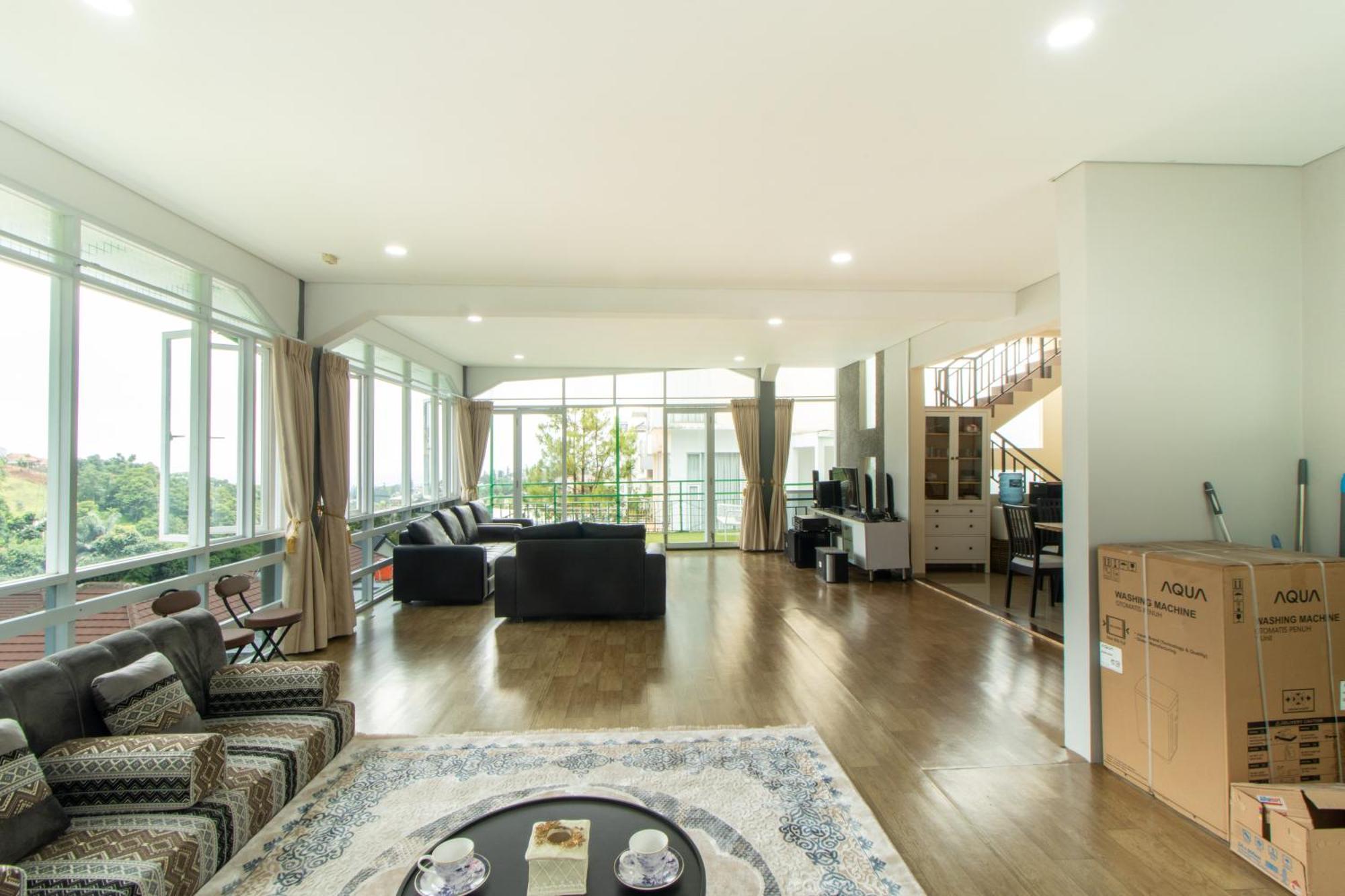 Family Only Spacious Hill View - De Reiz Zakir Syariah 5br *